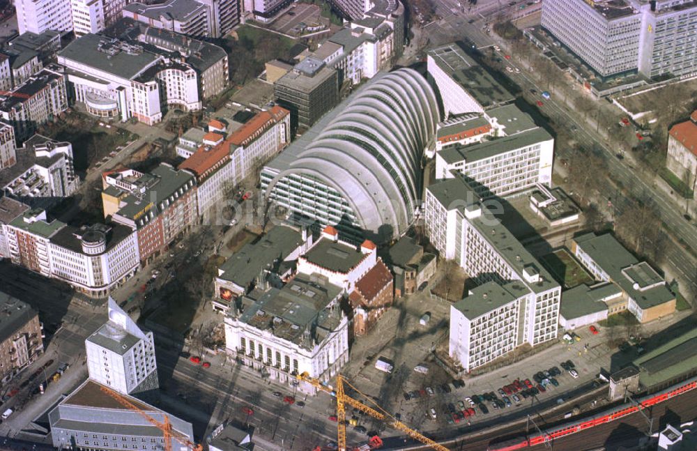 Luftaufnahme Berlin - Charlottenburg - Ludwig-Erhard-Haus der IHK an der Kantstraße in Berlin - Charlottenburg.