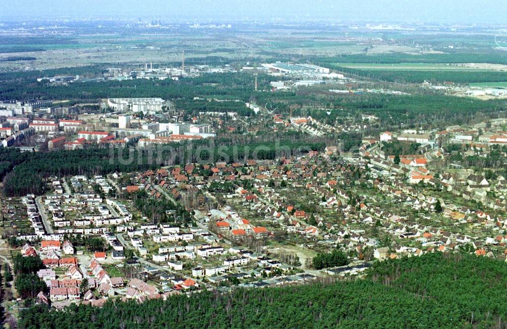 Ludwigsfelde / Brandenburg aus der Vogelperspektive: Ludwigsfelde mit südlichem Berliner Ring in Brandenburg.