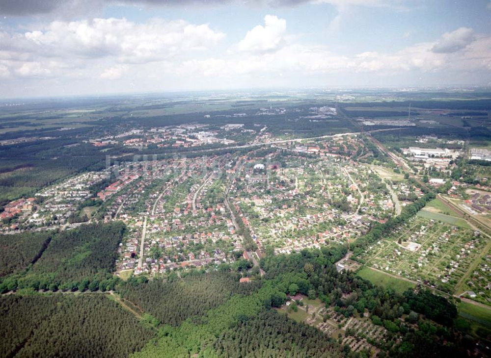 Ludwigsfelde / Brandenburg aus der Vogelperspektive: Ludwigsfelde aus südwestlicher Richtung am südlicher Berliner Ring.