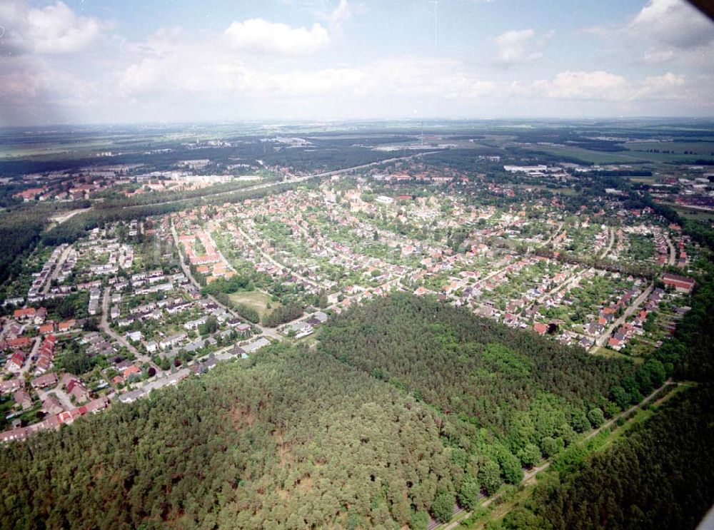 Ludwigsfelde / Brandenburg aus der Vogelperspektive: Ludwigsfelde aus südwestlicher Richtung am südlicher Berliner Ring.