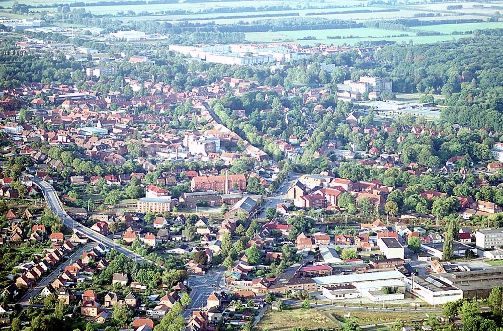 Ludwigslust / Mecklenburg Vorpommern aus der Vogelperspektive: Ludwigslust / Mecklenburg Vorpommern Blick auf das Stadtzentrum von Ludwigslust / Mecklenburg Vorpommern 06.09.2003