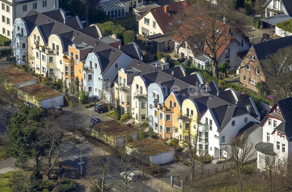 Luftbild Essen - Luftaufnahme einer Reihenhaussiedlung an der L441 in Essen im Bundesland Nordrhein-Westfalen