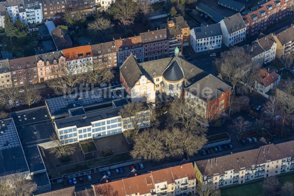 Herne aus der Vogelperspektive: Luftbild des Schulgebäude des Städt. Gymnasium Eickel Gabelsbergerstraße Wanne-Eickel in Herne im Bundesland Nordrhein-Westfalen, Deutschland