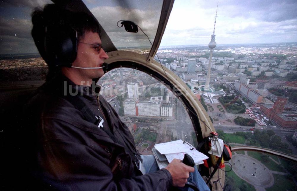 Berlin von oben - Luftbildflug mit UHS 300 über dem Berliner Stadtzentrum 18.09.1997