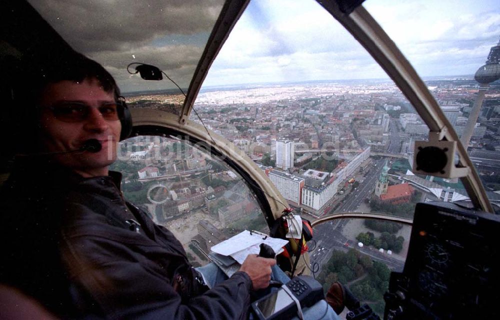 Luftbild Berlin - Luftbildflug mit UHS 300 über dem Berliner Stadtzentrum 18.09.1997