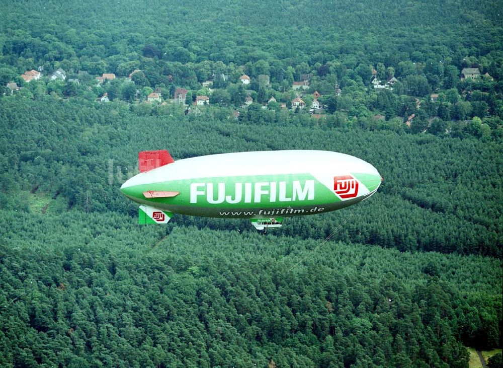 Luftbild Strausberg - Luftschiff der WDL Essen-Mühlheim während eines Fluges nach Berlin.