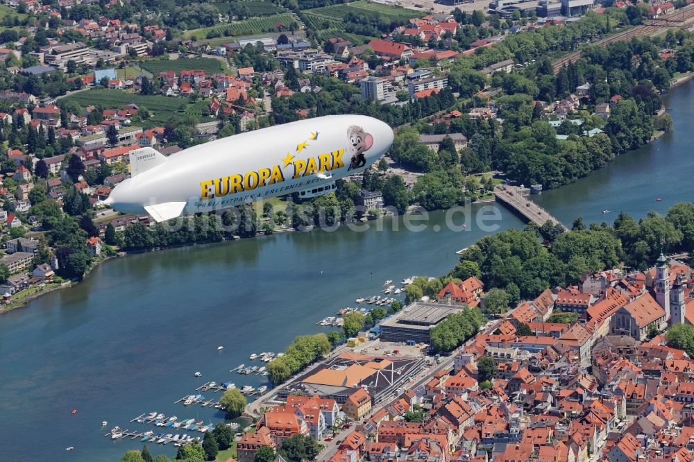 Luftaufnahme Lindau (Bodensee) - Luftschiff Zeppelin NT ...