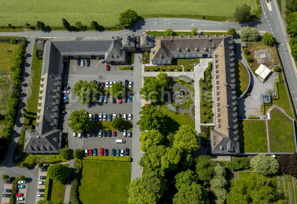 Schmallenberg von oben - Lungenfachklinik im Kloster Grafschaft der Barmherzigen Schwestern in Schmallenberg im Hochsauerlandkreis in Nordrhein-Westfalen