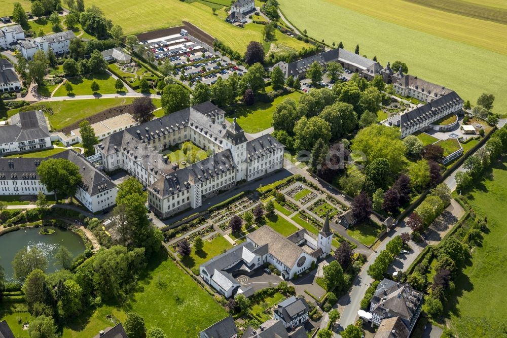 Luftbild Schmallenberg - Lungenfachklinik im Kloster Grafschaft der Barmherzigen Schwestern in Schmallenberg im Hochsauerlandkreis in Nordrhein-Westfalen