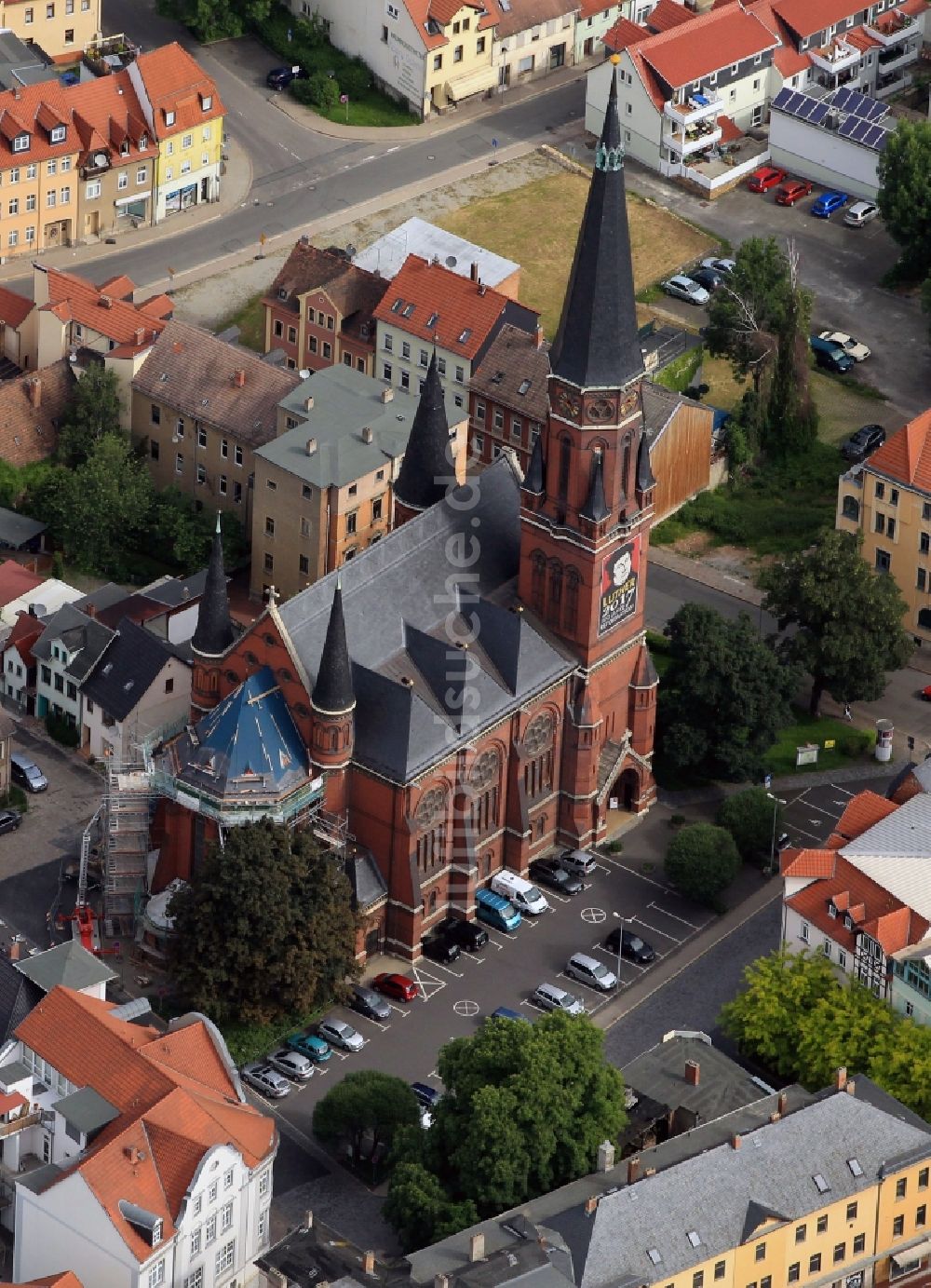 Luftaufnahme Apolda - Lutherkirche am Melanchtonplatz in Apolda im Bundesland Thüringen