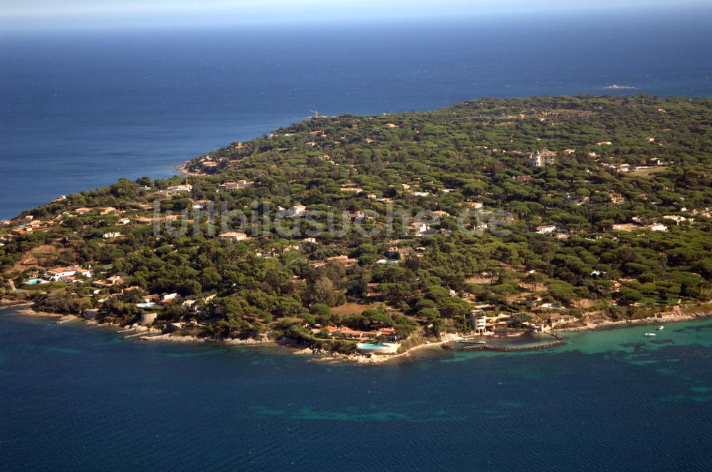 Saint-Tropez von oben - luxuriöse Villen bei Saint-Tropez an der Cote d'Azur in Frankreich