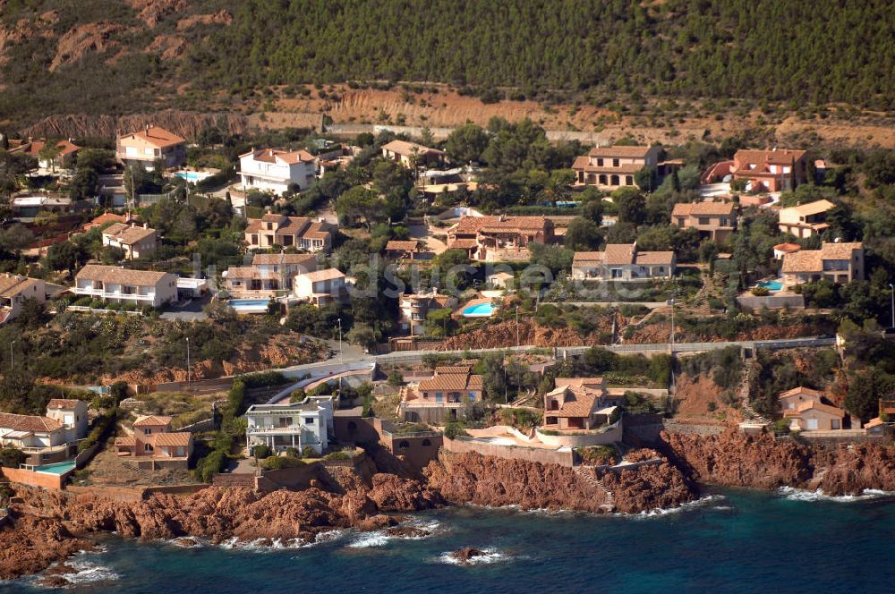 Luftbild Agay - luxuriöse Villen in der Esterel-Region bei Agay an der Cote d'Azur in Frankreich