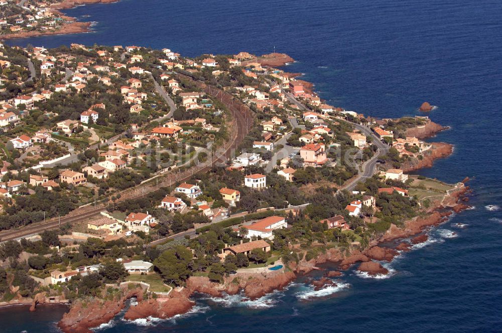 Agay aus der Vogelperspektive: luxuriöses Ambiente in Agay an der Cote d'Azur in Frankreich