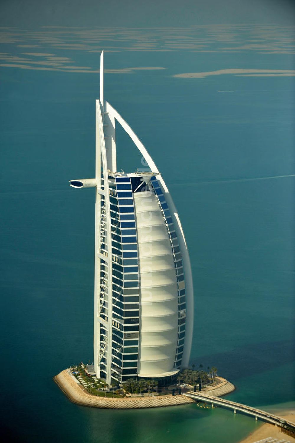 Luftbild DUBAI / DUBAYY - Luxus- Hotel Burj al Arab am Persischen Golf in Dubai