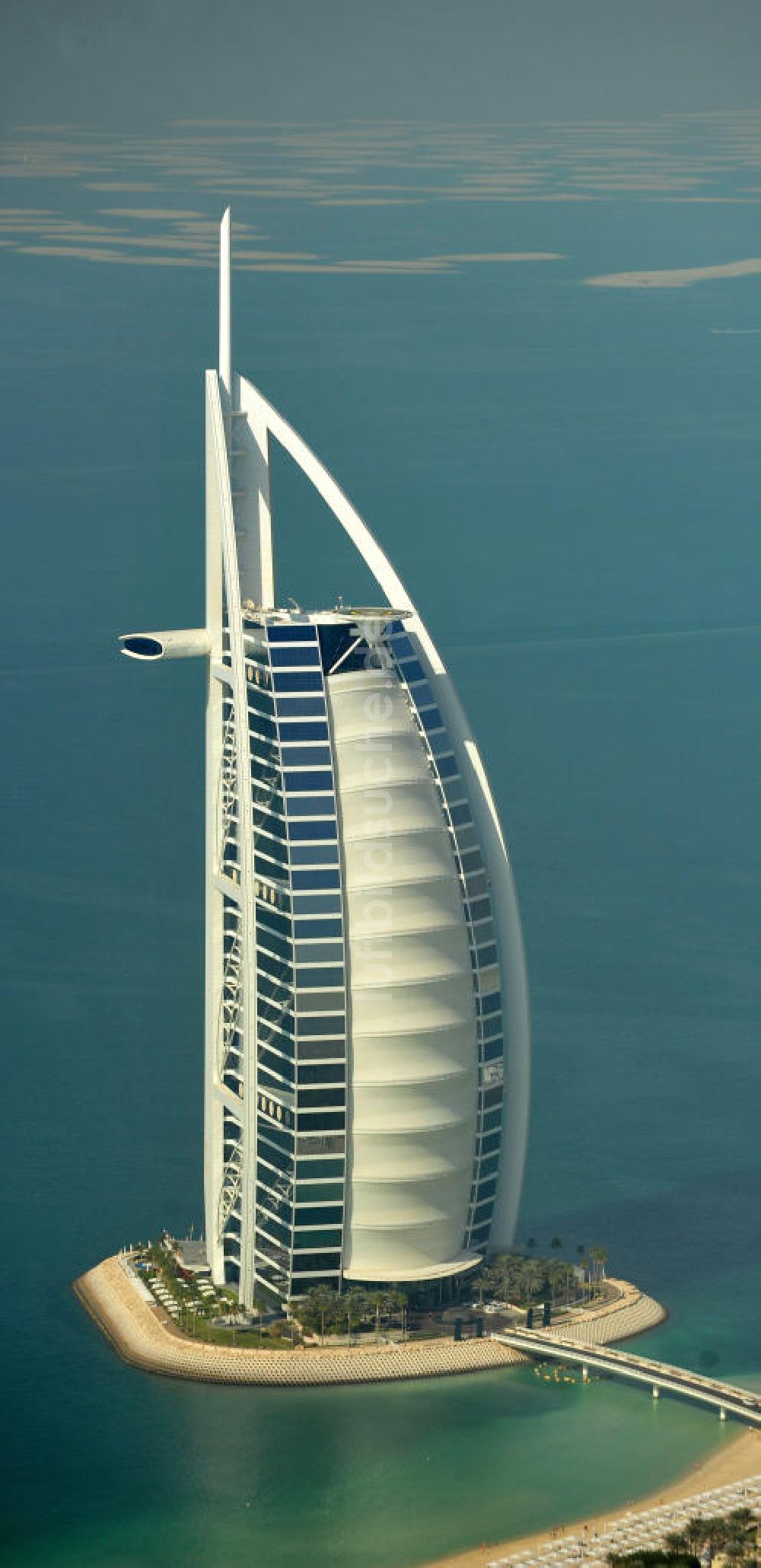 Luftaufnahme DUBAI / DUBAYY - Luxus- Hotel Burj al Arab am Persischen Golf in Dubai