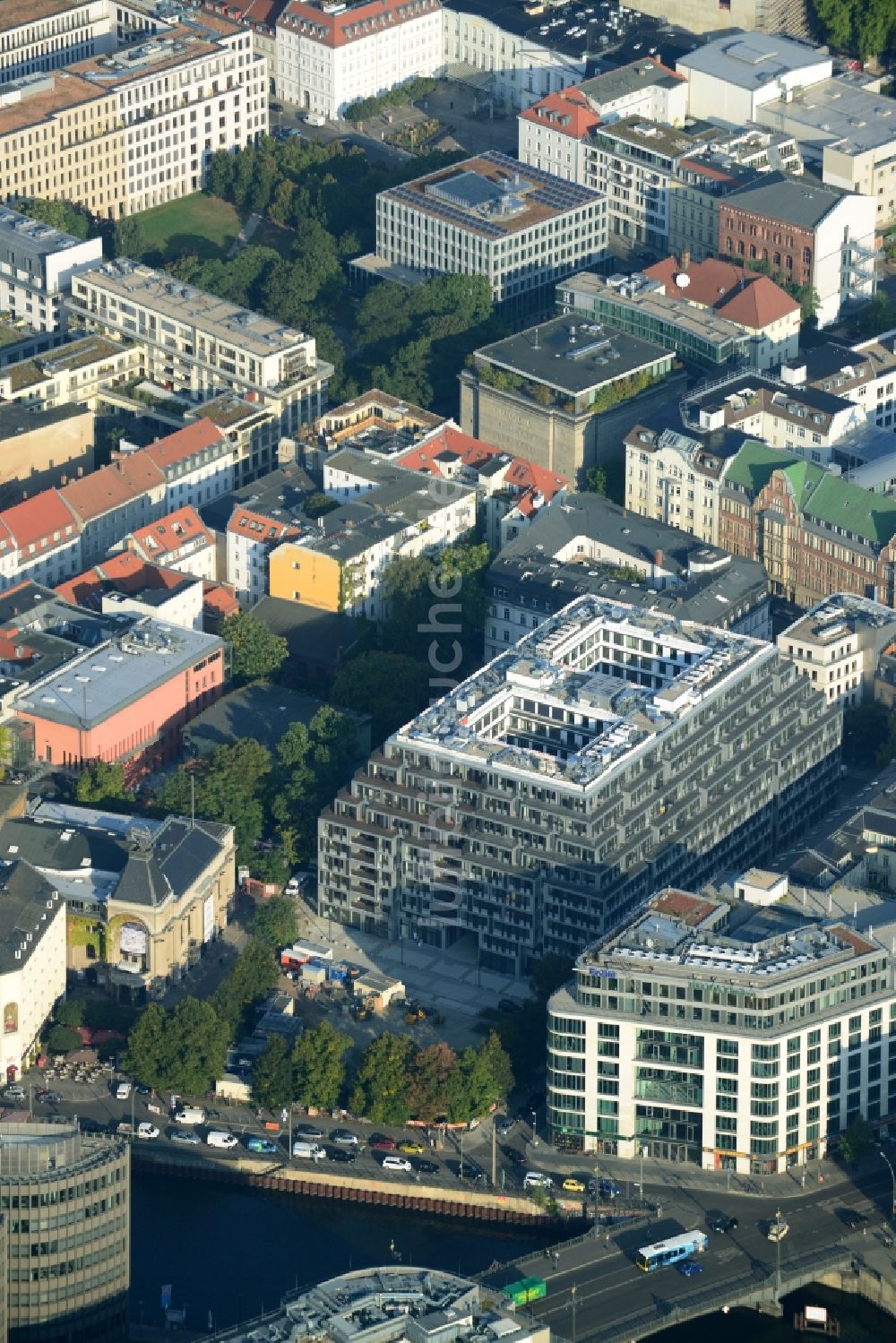 Luftbild Berlin Mitte - Luxus - Wohnungsneubau Baustelle für das Immobilienprojekt yoo berlin in Berlin Mitte