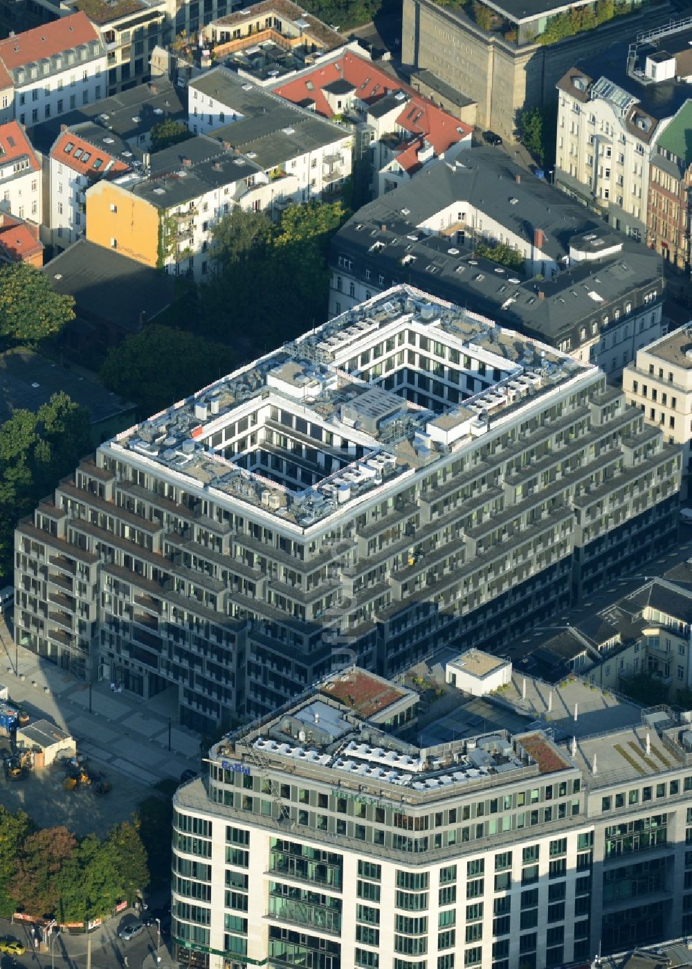 Luftbild Berlin Mitte - Luxus - Wohnungsneubau Baustelle für das Immobilienprojekt yoo berlin in Berlin Mitte