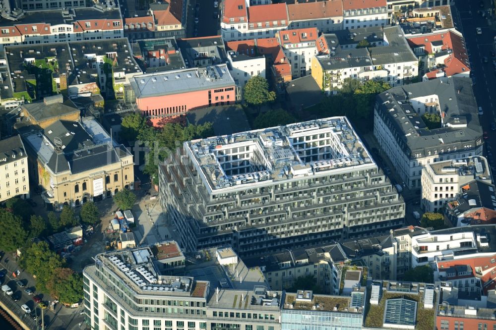 Berlin Mitte aus der Vogelperspektive: Luxus - Wohnungsneubau Baustelle für das Immobilienprojekt yoo berlin in Berlin Mitte