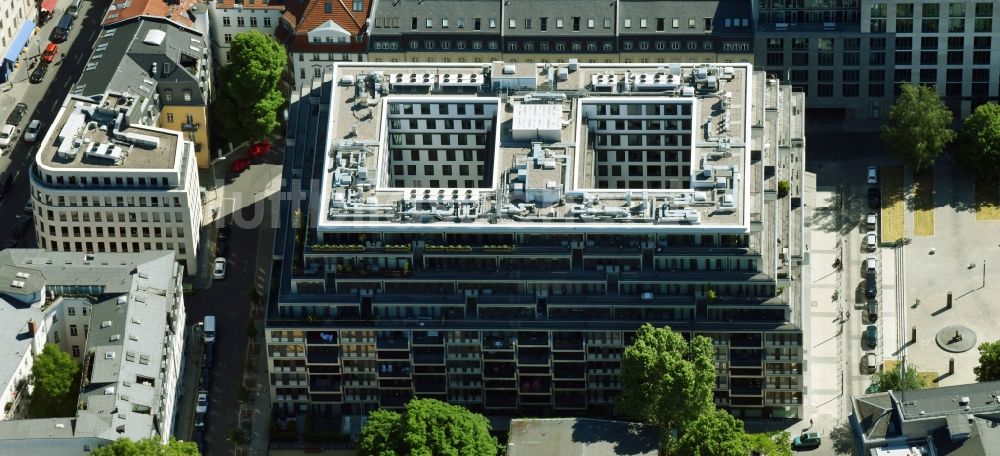 Luftaufnahme Berlin - Luxus - Wohnungsneubau Baustelle für das Immobilienprojekt yoo berlin in Berlin Mitte