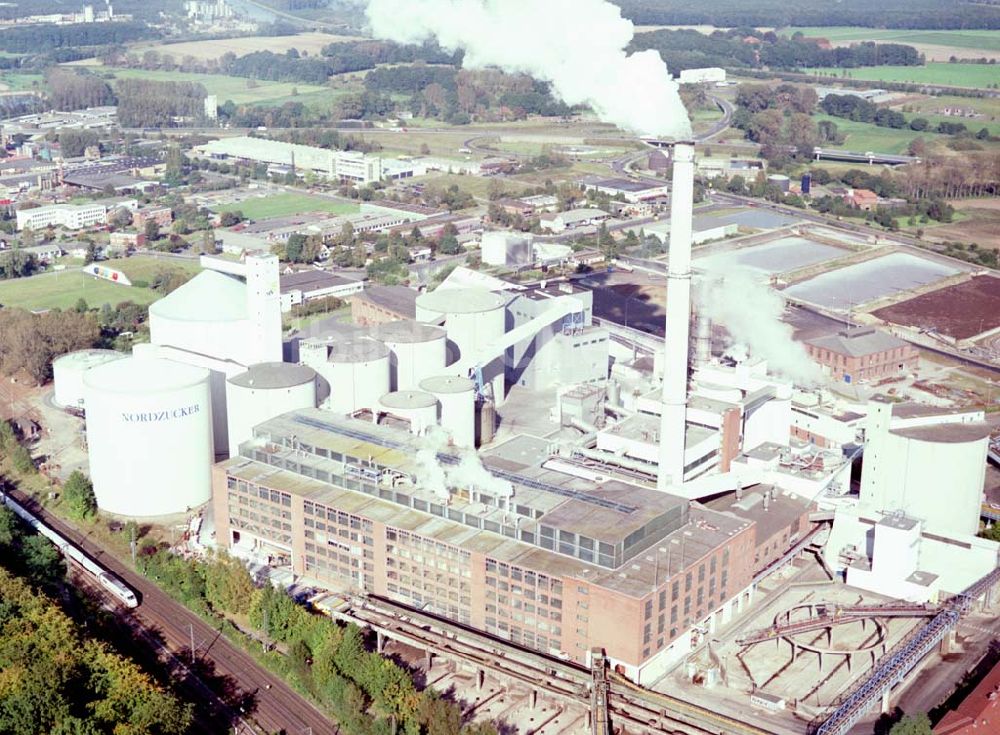 Uelzen aus der Vogelperspektive: Ülzen Nord Zucker Zuckerfabrik 01.10.2002