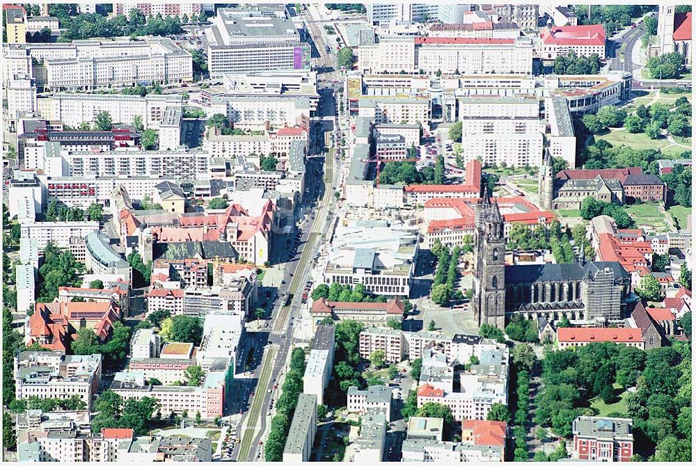 Luftaufnahme Magdeburg - 06.07.04 Magdeburg, Nord LB, Baustelle Hundertwasserhaus, Hauptpost, Dom, Landtag