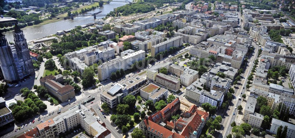 Magdeburg von oben - Magdeburger Dom mit Stadtzentrum