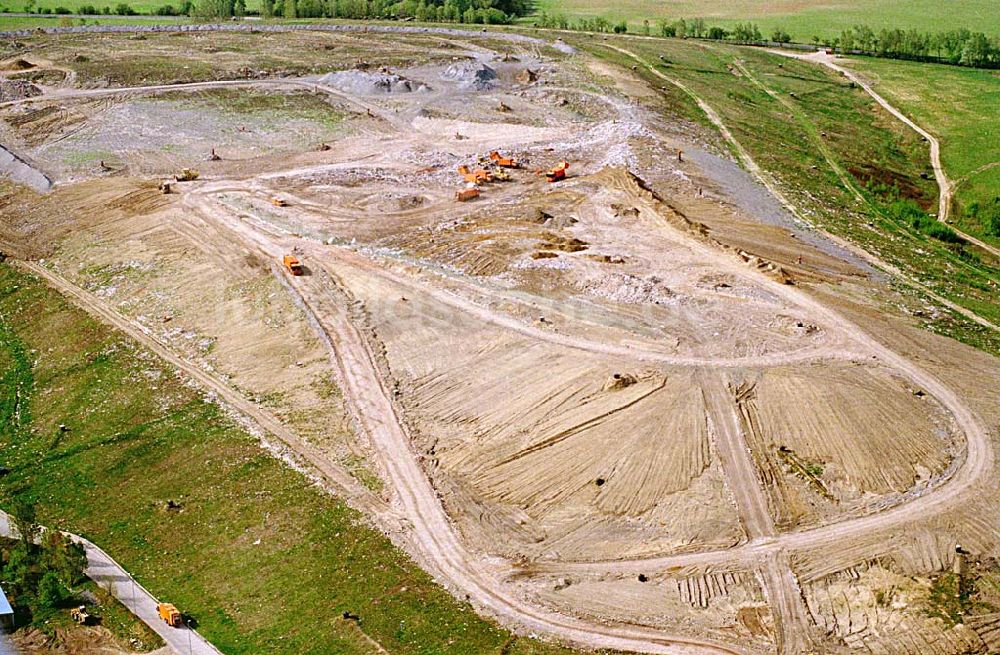 Schönwalde / Brandenburg von oben - 02.Mai 2003 Mülldeponie Schönwalde nördlich von Berlin (östlich von Buch).