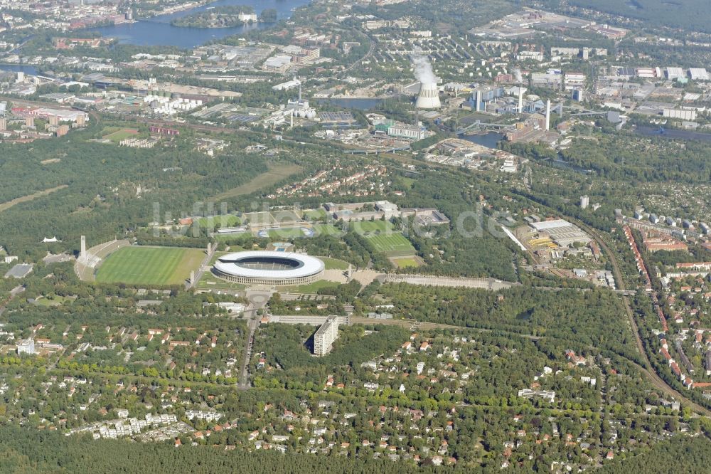 Berlin von oben - Maifeld und Olympiaplatz mit dem Sportstätten-Gelände der Arena des Stadion in Berlin