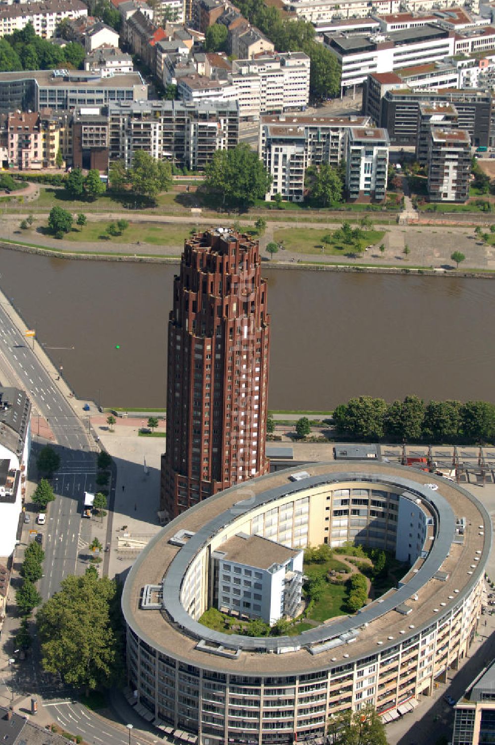 Frankfurt am Main von oben - Main Plaza in Frankfurt / Main