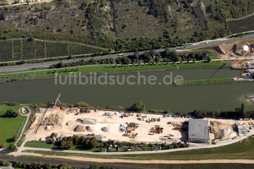 Großmannsdorf am Main von oben - Main Uferbereich Nordufer zwischen Großmannsdorf und Marktbreit