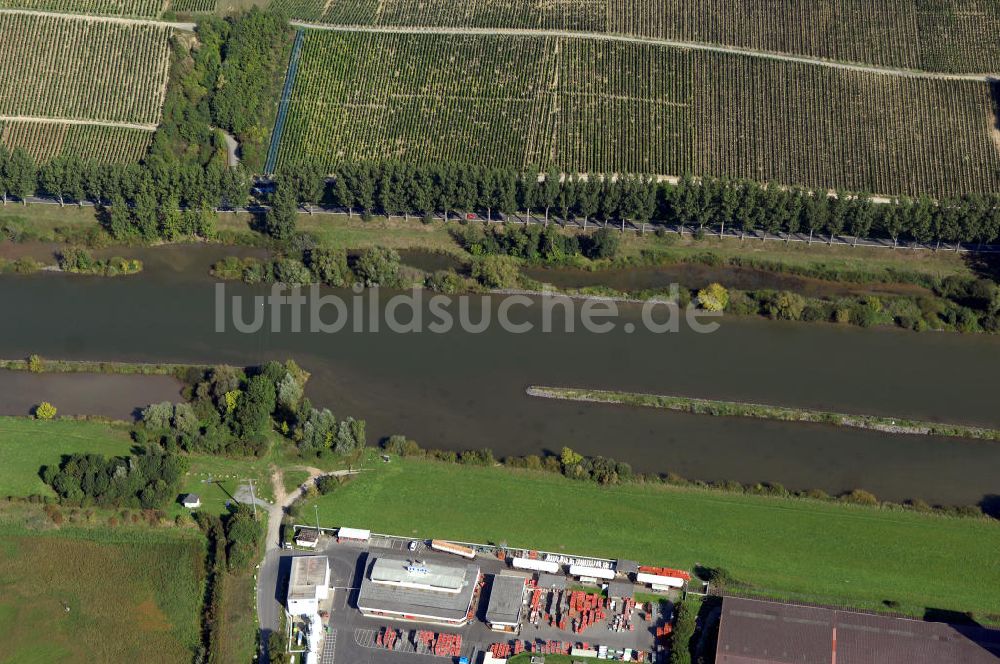 Marktbreit aus der Vogelperspektive: Main Uferbereich Nordufer zwischen Großmannsdorf und Marktbreit