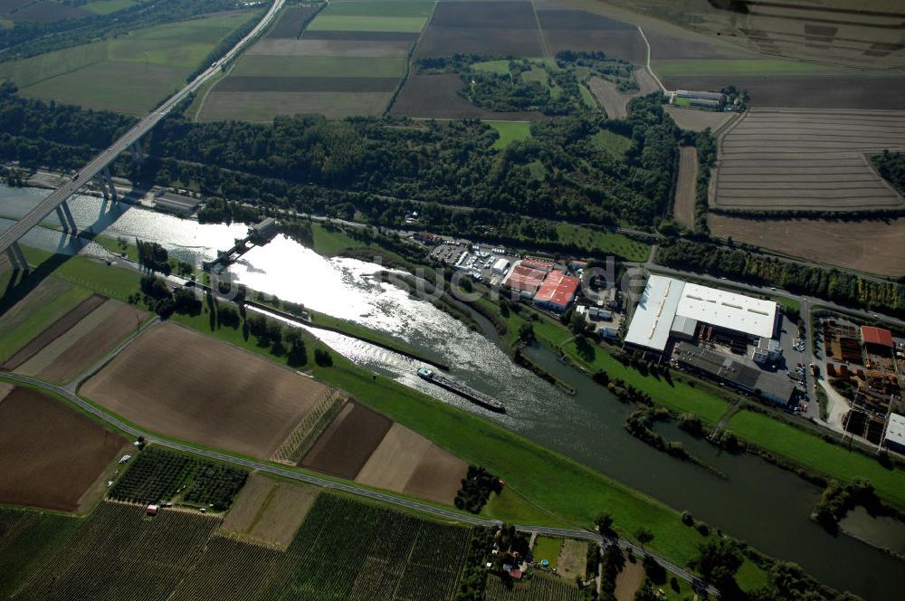 Marktbreit von oben - Main Uferbereich Südufer zwischen Marktbreit und Großmannsdorf