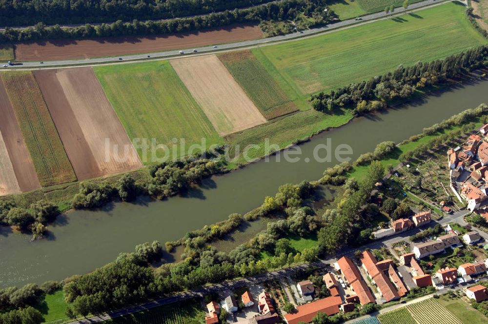 Frickenhausen am Main aus der Vogelperspektive: Main Uferbereich Südufer zwischen Marktbreit und Großmannsdorf