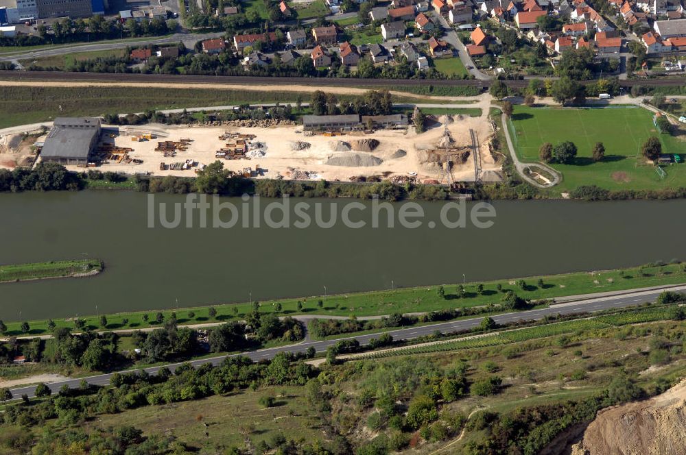 Großmannsdorf am Main aus der Vogelperspektive: Main Uferbereich Südufer zwischen Marktbreit und Großmannsdorf