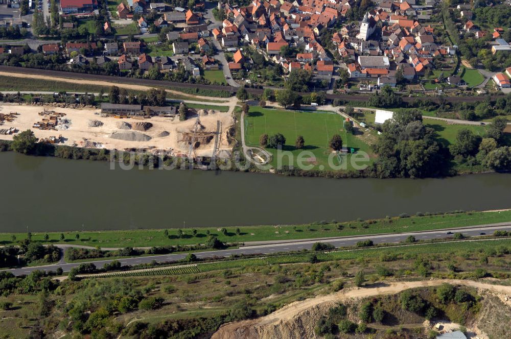 Luftbild Großmannsdorf am Main - Main Uferbereich Südufer zwischen Marktbreit und Großmannsdorf