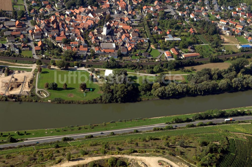 Luftaufnahme Großmannsdorf am Main - Main Uferbereich Südufer zwischen Marktbreit und Großmannsdorf