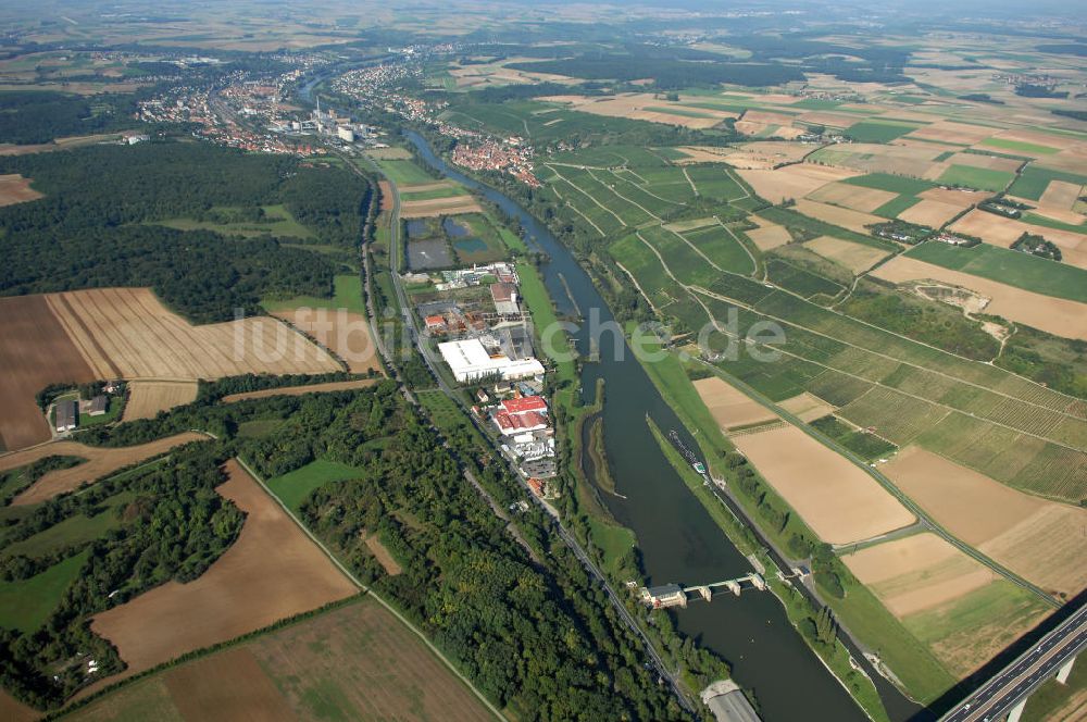 Marktbreit aus der Vogelperspektive: Main Uferbereich zwischen Marktbreit und Großmannsdorf