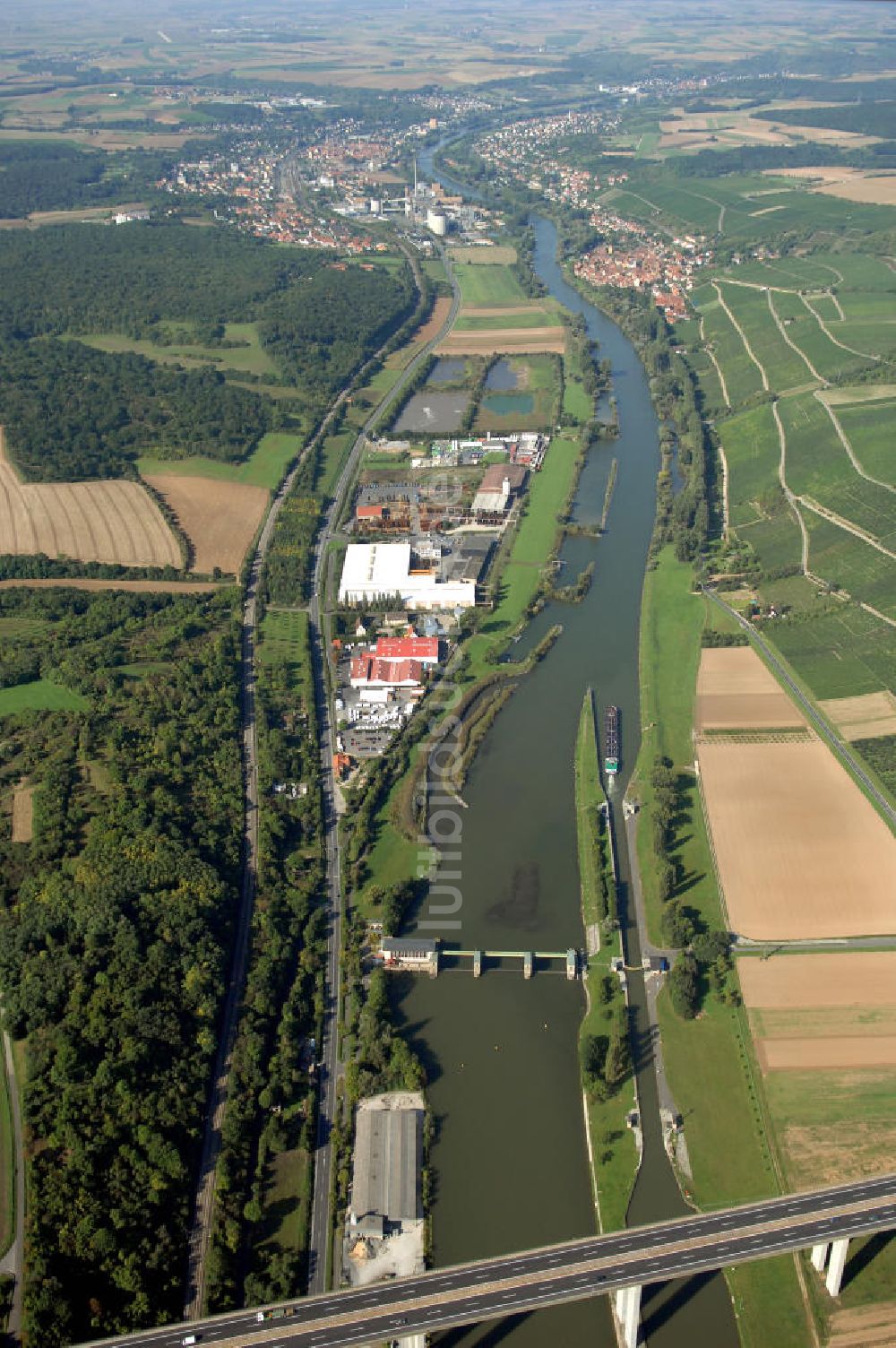 Luftbild Marktbreit - Main Uferbereich zwischen Marktbreit und Großmannsdorf