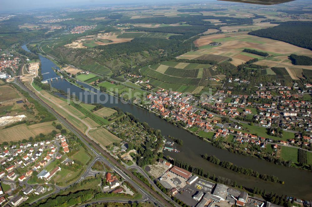 Ochsenfurt aus der Vogelperspektive: Main Uferbereich zwischen Marktbreit und Großmannsdorf