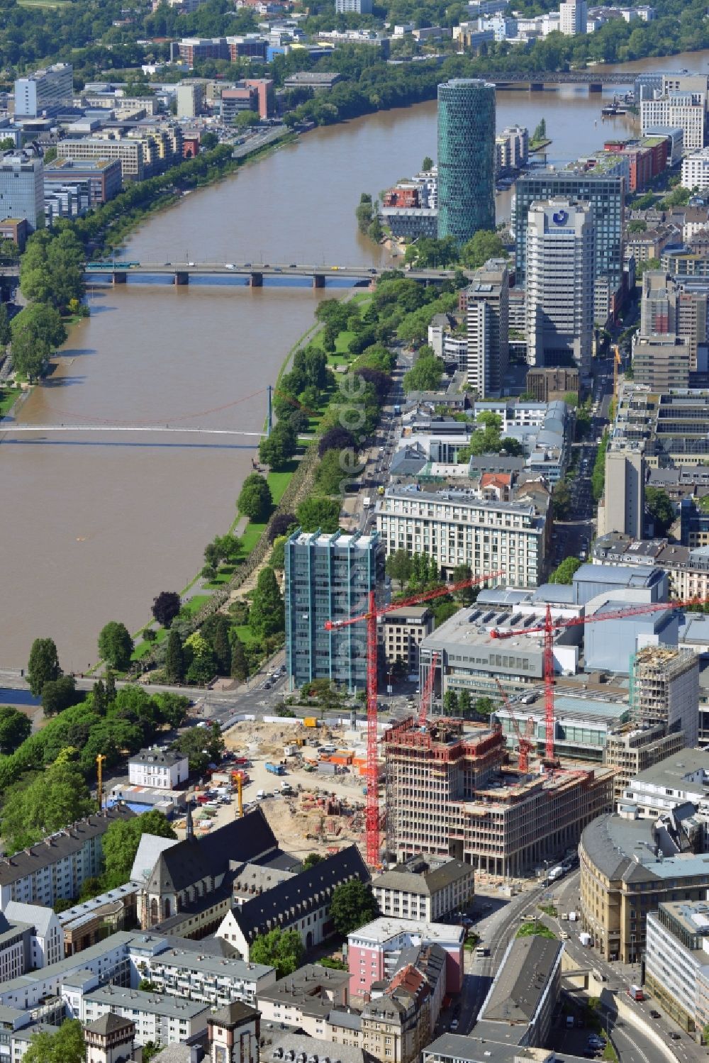 Luftbild Frankfurt am Main - Maintor Baustelle am Untermainkai in der Altstadt in Frankfurt am Main im Bundesland Hessen