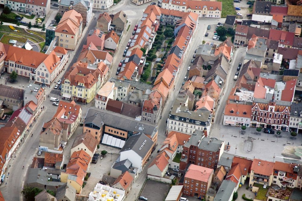 Finsterwalde von oben - Maktplatz im Stadtzentrum der Innenstadt von Finsterwalde im Bundesland Brandenburg