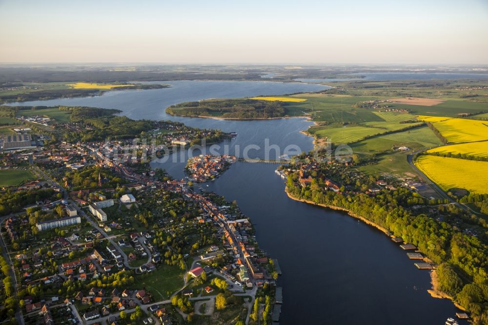 Malchow von oben - Malchower See in Malchow im Bundesland Mecklenburg-Vorpommern