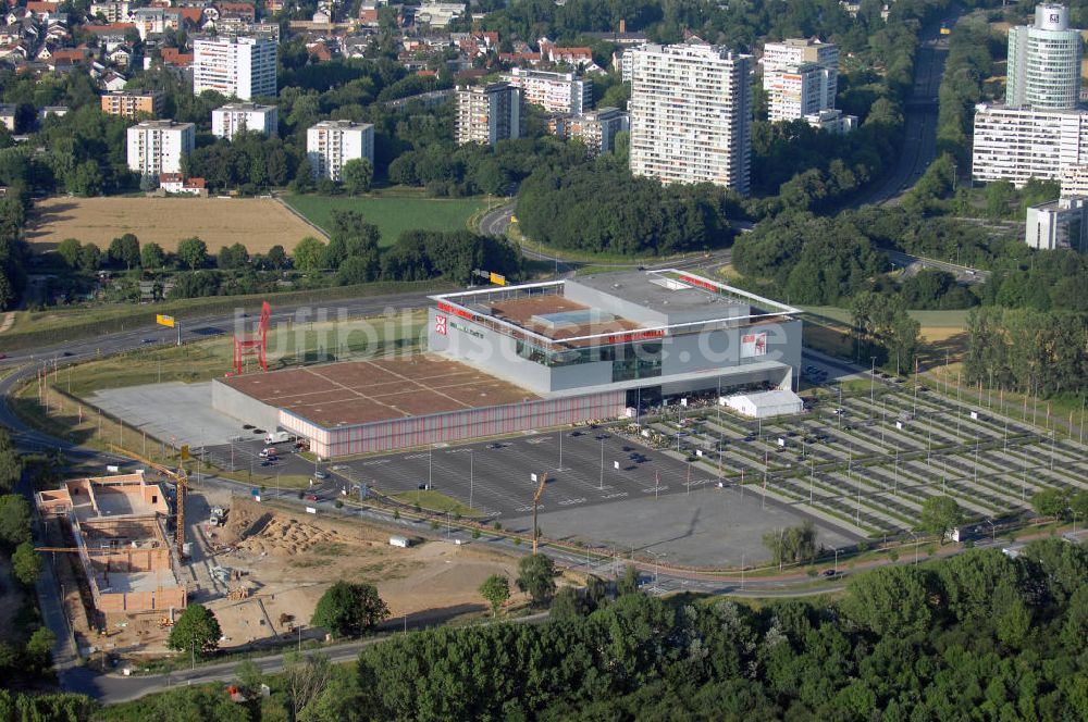 Eschborn von oben - Mann Mobilia Einrichtungshaus im Gewerbegebiet Eschborn