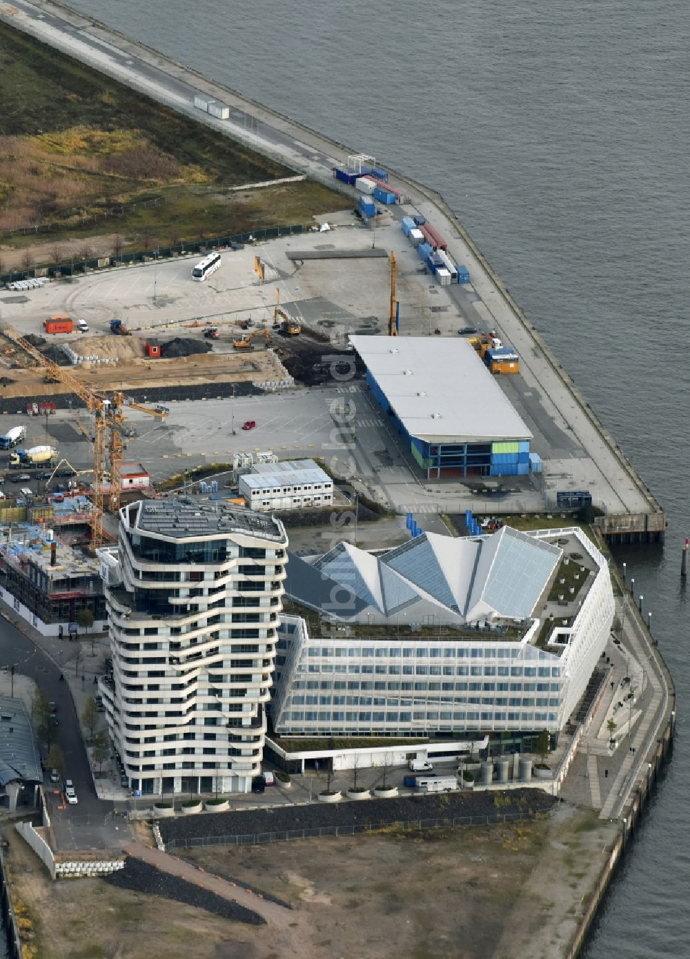 Luftbild Hamburg - Marco-Polo-Tower und die Deutschlandzentrale von Unilever in der Hamburger HafenCity