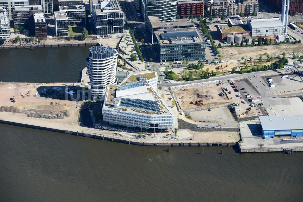 Hamburg aus der Vogelperspektive: Marco-Polo-Tower und die Deutschlandzentrale von Unilever am Strandkai in Hamburg