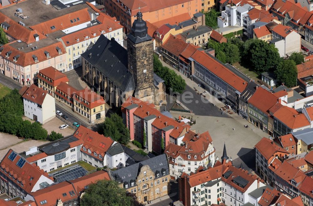 Gotha von oben - Margarethenkirche auf dem Neumarkt in Gotha im Bundesland Thüringen