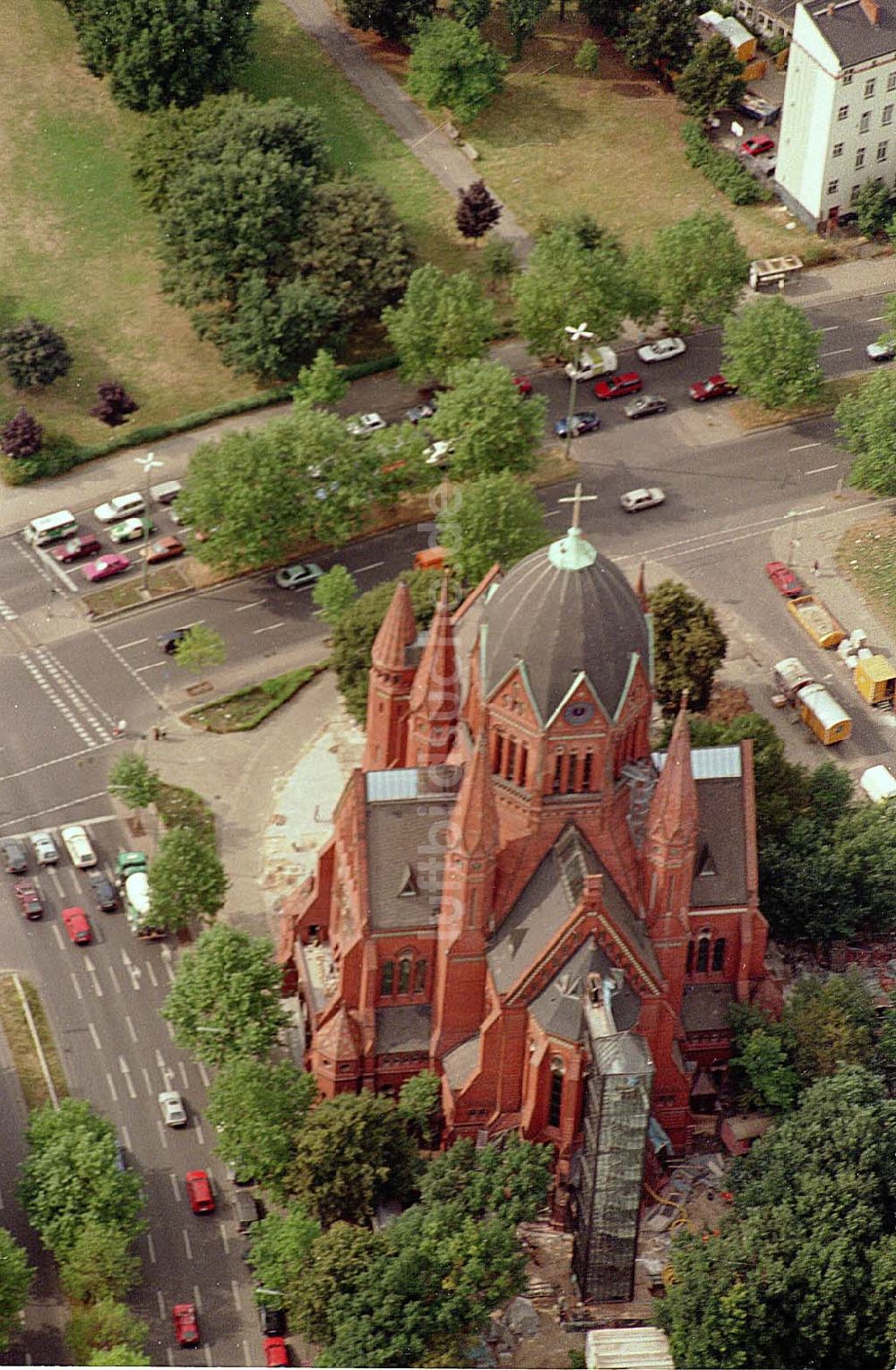 Berlin Kreuzberg von oben - 06.09.1995 Mariannenplatz Berlin Kreuzberg