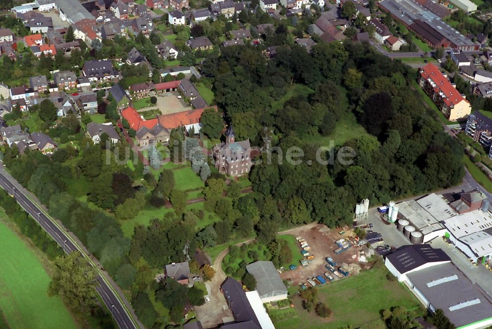 Mohnheim aus der Vogelperspektive: Marienburg Monheim - Business & Conference Center im Schloß Monheim im Bundesland Nordrhein-Westfalen