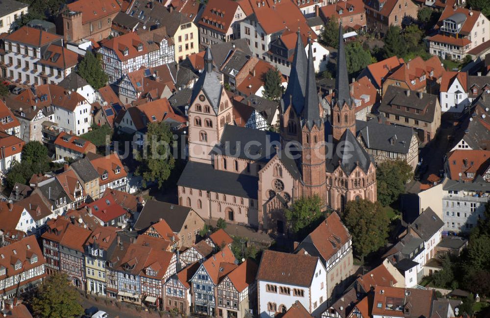 Gelnhausen aus der Vogelperspektive: Marienkirche Gelnhausen in Hessen