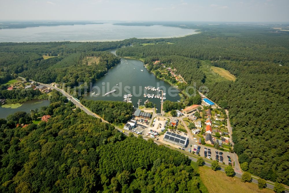 Eldenburg von oben - Marina Eldenburg - Hafenbereich am Ufer des Reeckkanals in Eldenburg im Bundesland Mecklenburg-Vorpommern